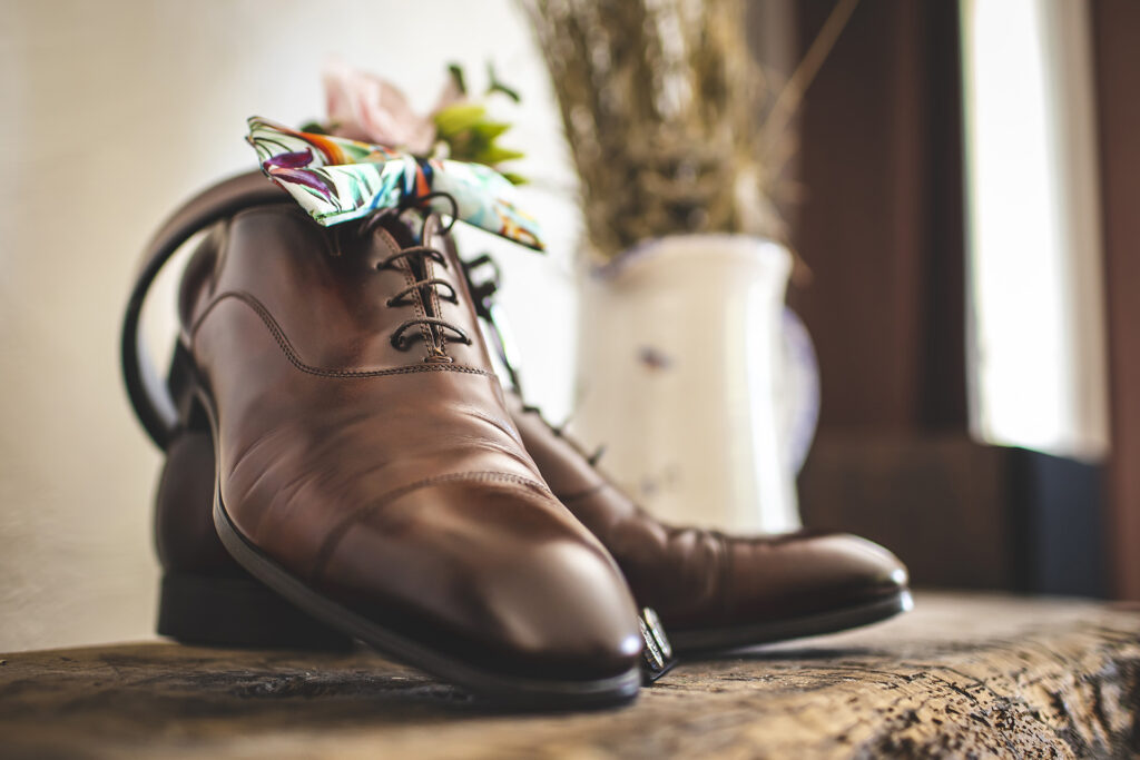 mariage-preparatifs-h-chaussures-provence-aillaud-alexandre-photographe-studio-dysphanie Les accessoires dans la tenu du futur marié