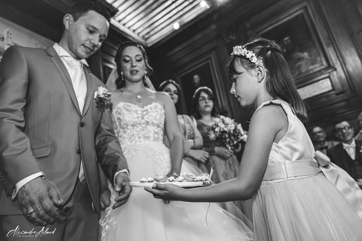 Ils ont dit "Oui" ! Echange des alliances 💍
#mariage #mariages #alliances #mariageenprovence #wedding #weddingdress #robemariage #weddingrings #mariagemairie
#robedemariee #costumemariage
#photographesalondeprovence #bride #studiodysphanie #ceremoniemariage #photographemariage #weddingphotography
#studiodysphaniephotographie #studiodysphanie #photonoiretblanc #blackandwhiteweddingphotography #aillaudalexandrephotographe #weddingphotographer